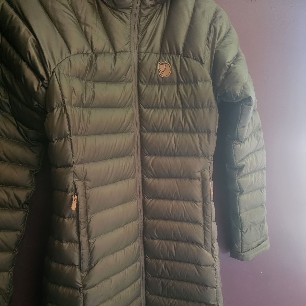 Green Quilted Puffer Coat With Weather-Resistant Fabric